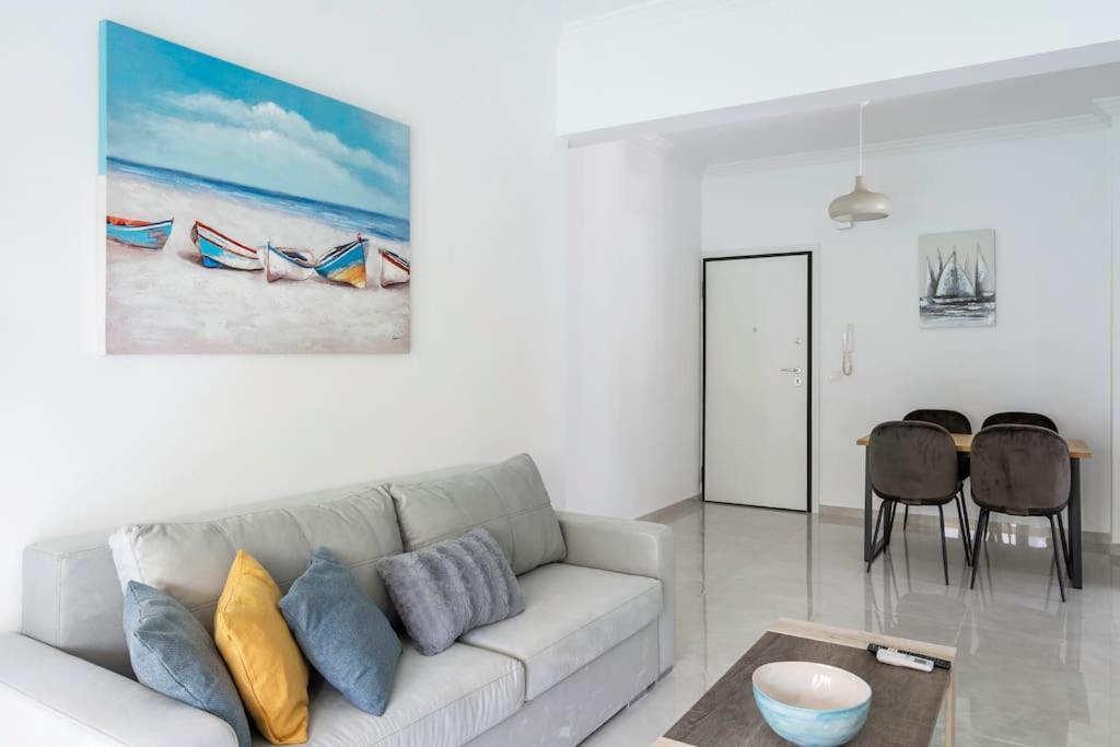 Alimos Sun-Filled Apartment アテネ エクステリア 写真