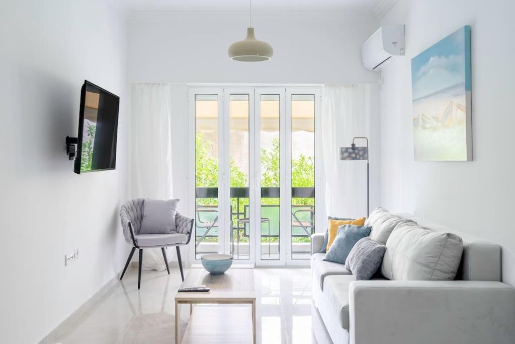Alimos Sun-Filled Apartment アテネ エクステリア 写真